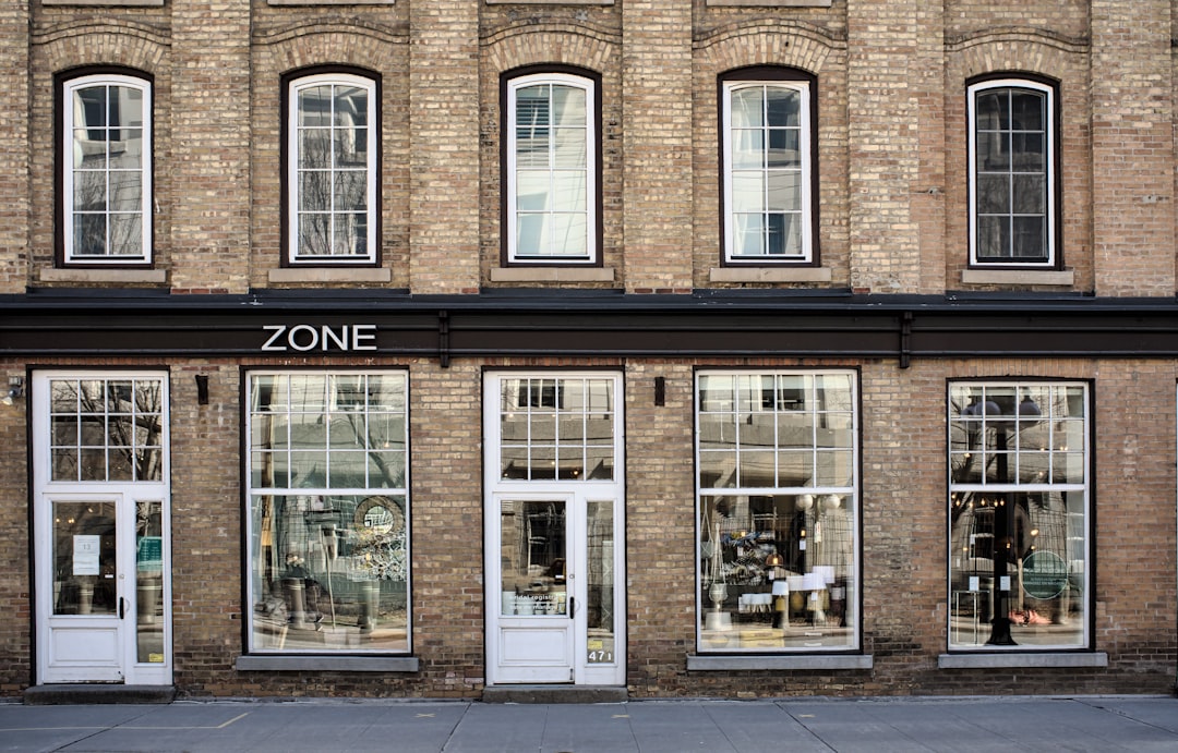 Photo Storefront signage